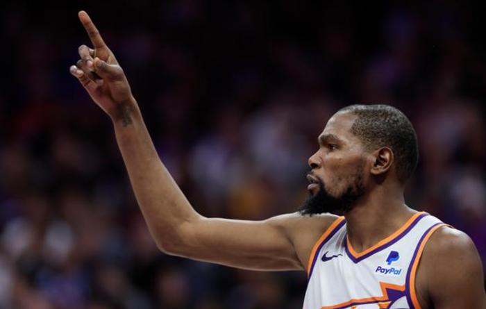 关于布克分刷得不亦乐乎，太阳险胜独行侠的信息