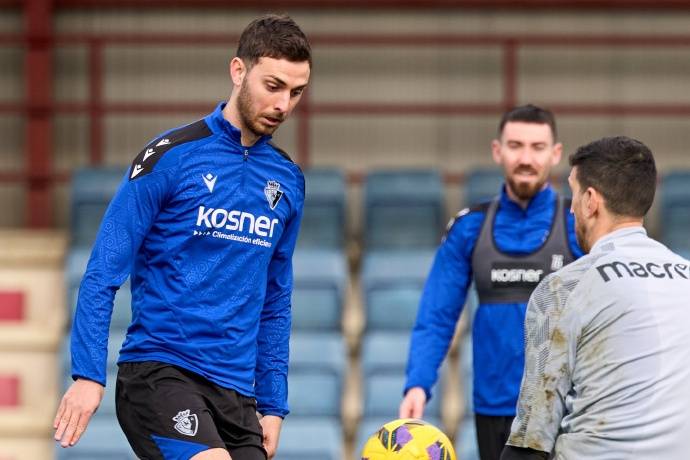 瓦伦西亚取得宝贵客场胜利，球队士气高涨的简单介绍