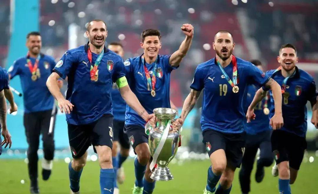 欧洲冠军联赛半决赛对阵集锦，精彩瞬间回放的简单介绍