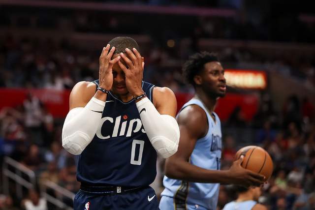 开云体育中国-灰熊队后卫在比赛中爆发，砍下三分盛宴