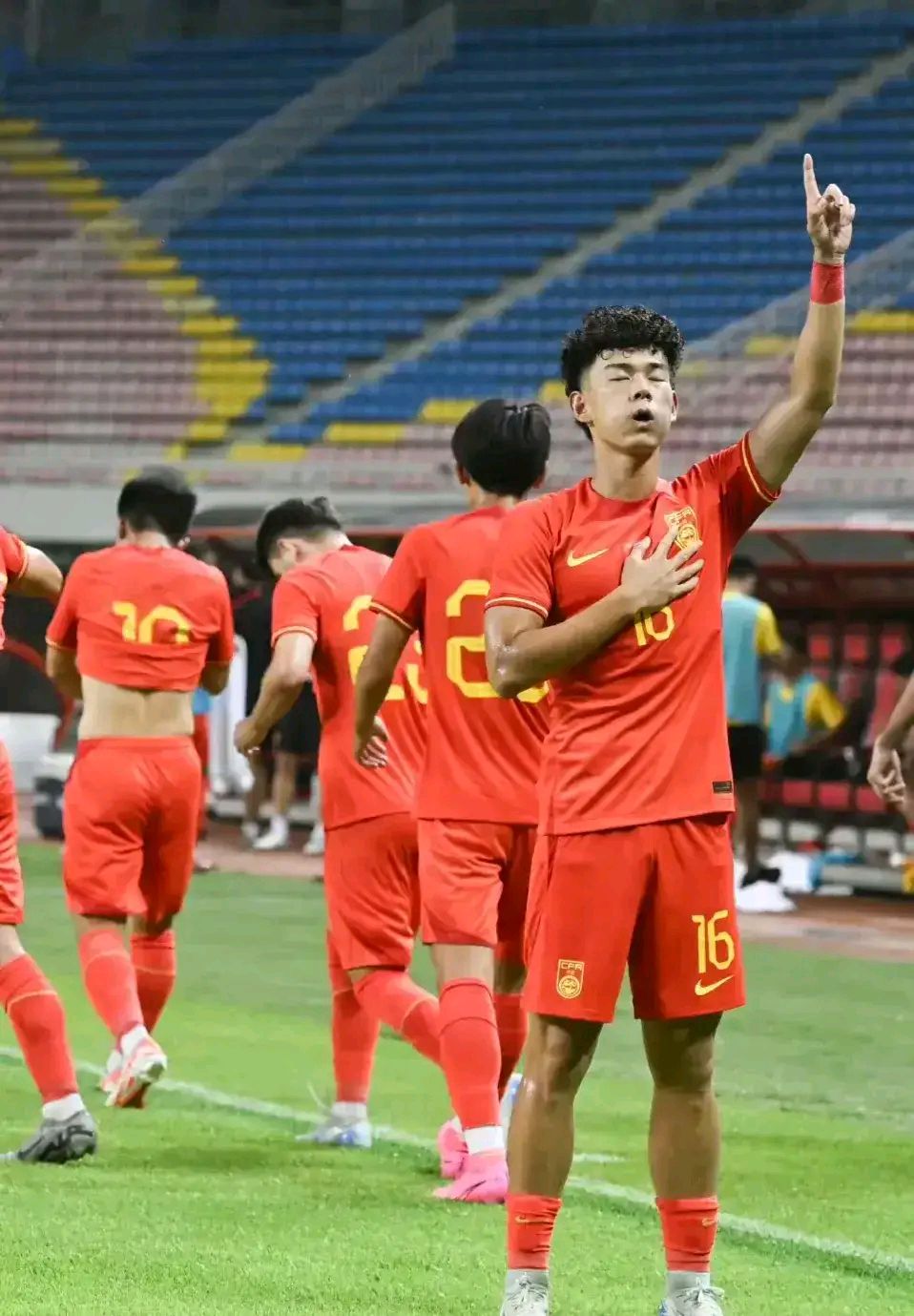 开云体育app-亚洲杯淘汰赛即将开打，强队齐聚争霸的简单介绍