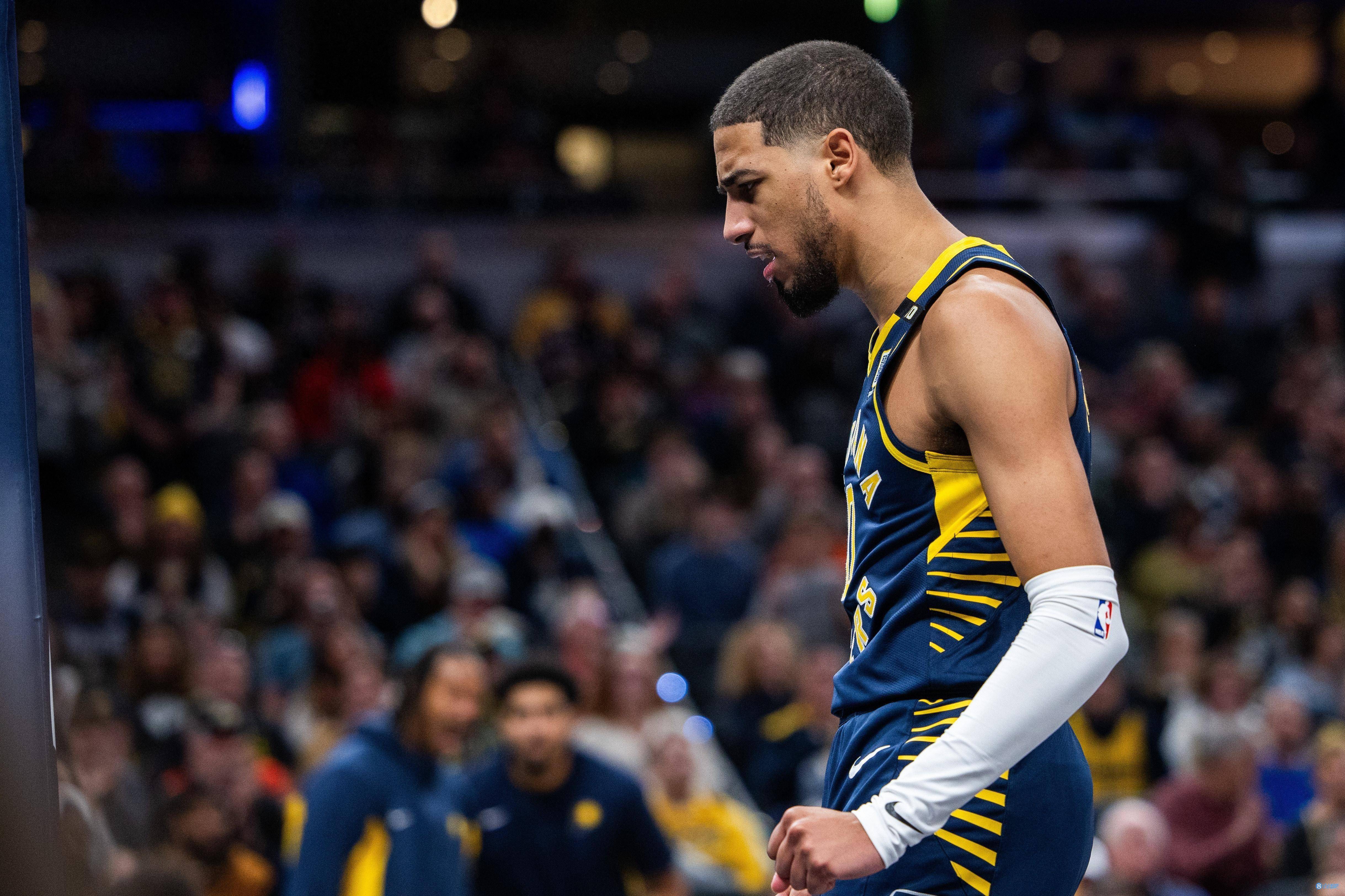 年轻球员积极斗志,带领球队夺冠 年轻球员积极斗志,带领球队夺冠