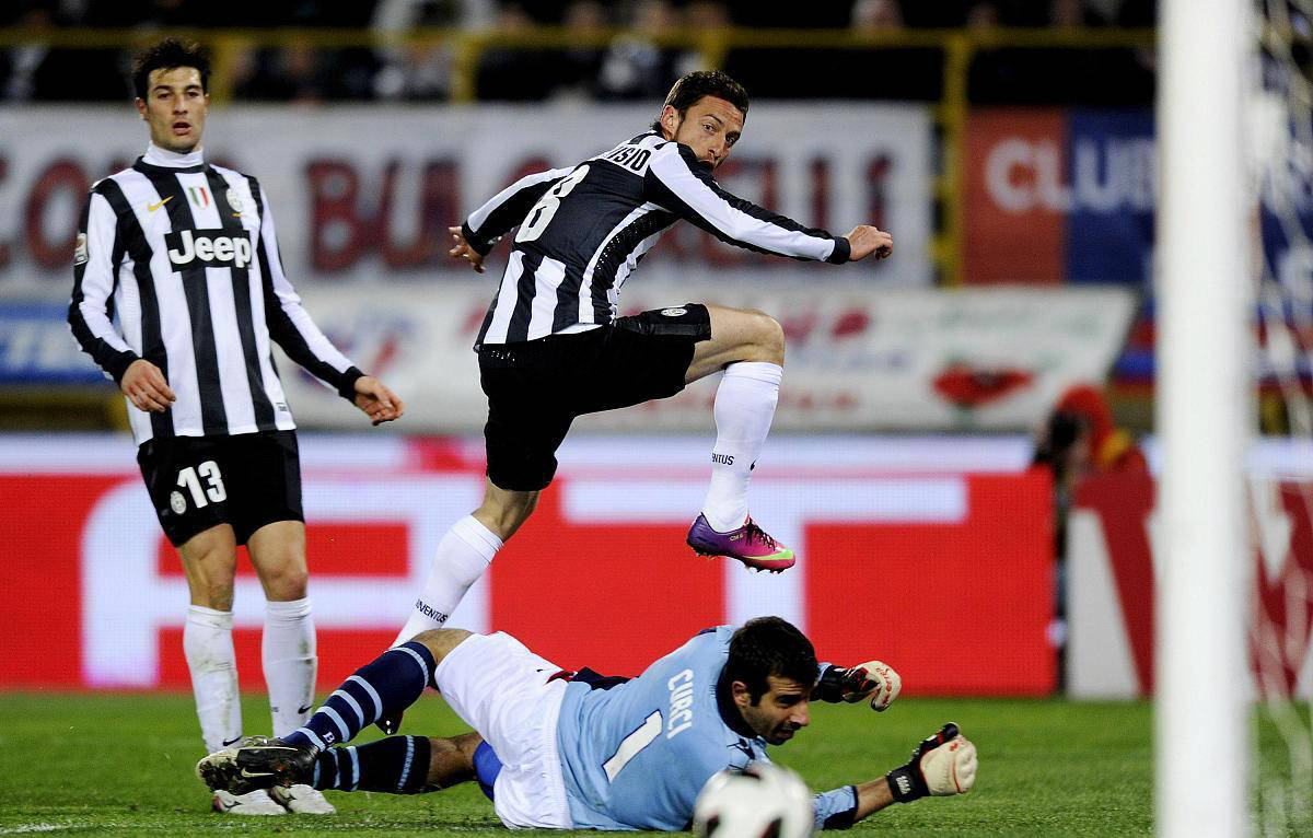 巴黎圣日耳曼主场横扫，轻取胜利