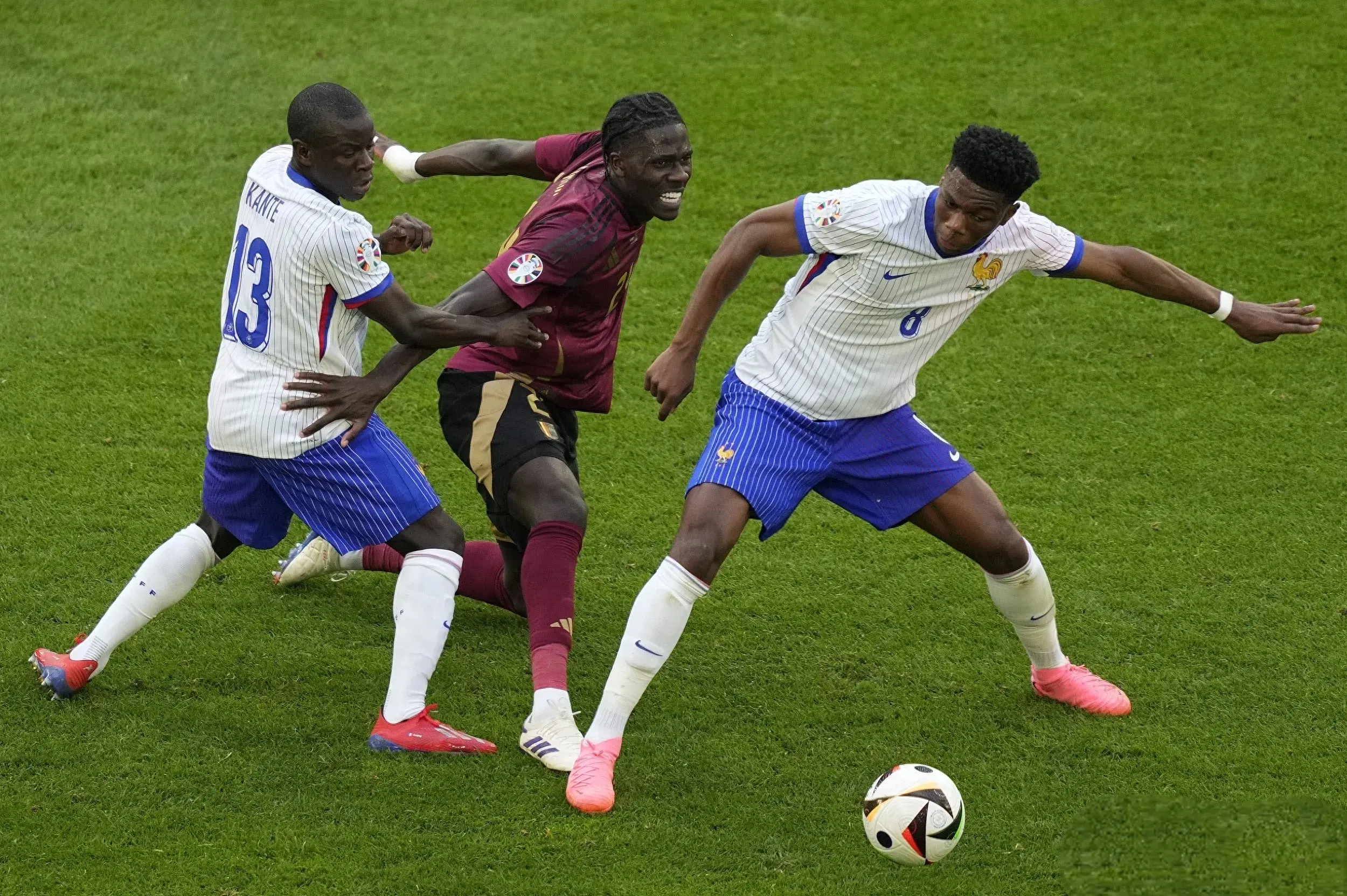 开云体育入口-包含法国足球赛场上传来惊人绝杀！的词条