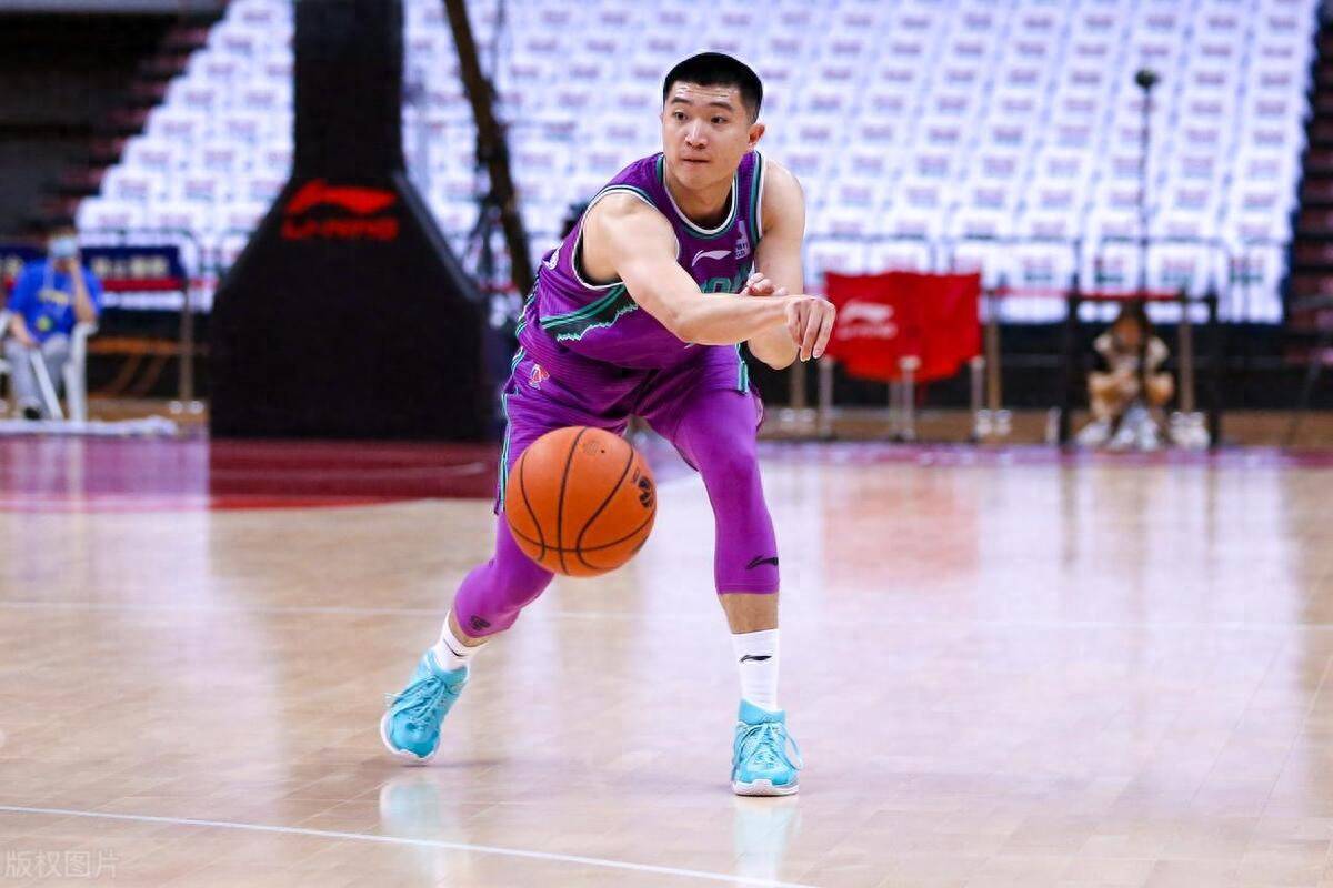 开云官网-山东男篮客场大胜新疆队，主场三连胜助力晋级的简单介绍