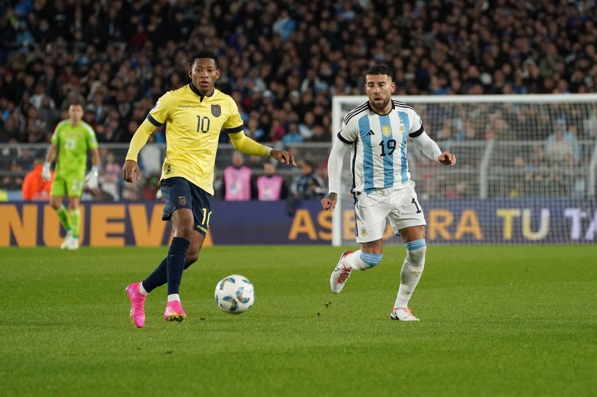 梅西全场助攻阿根廷-擒下厄瓜多尔