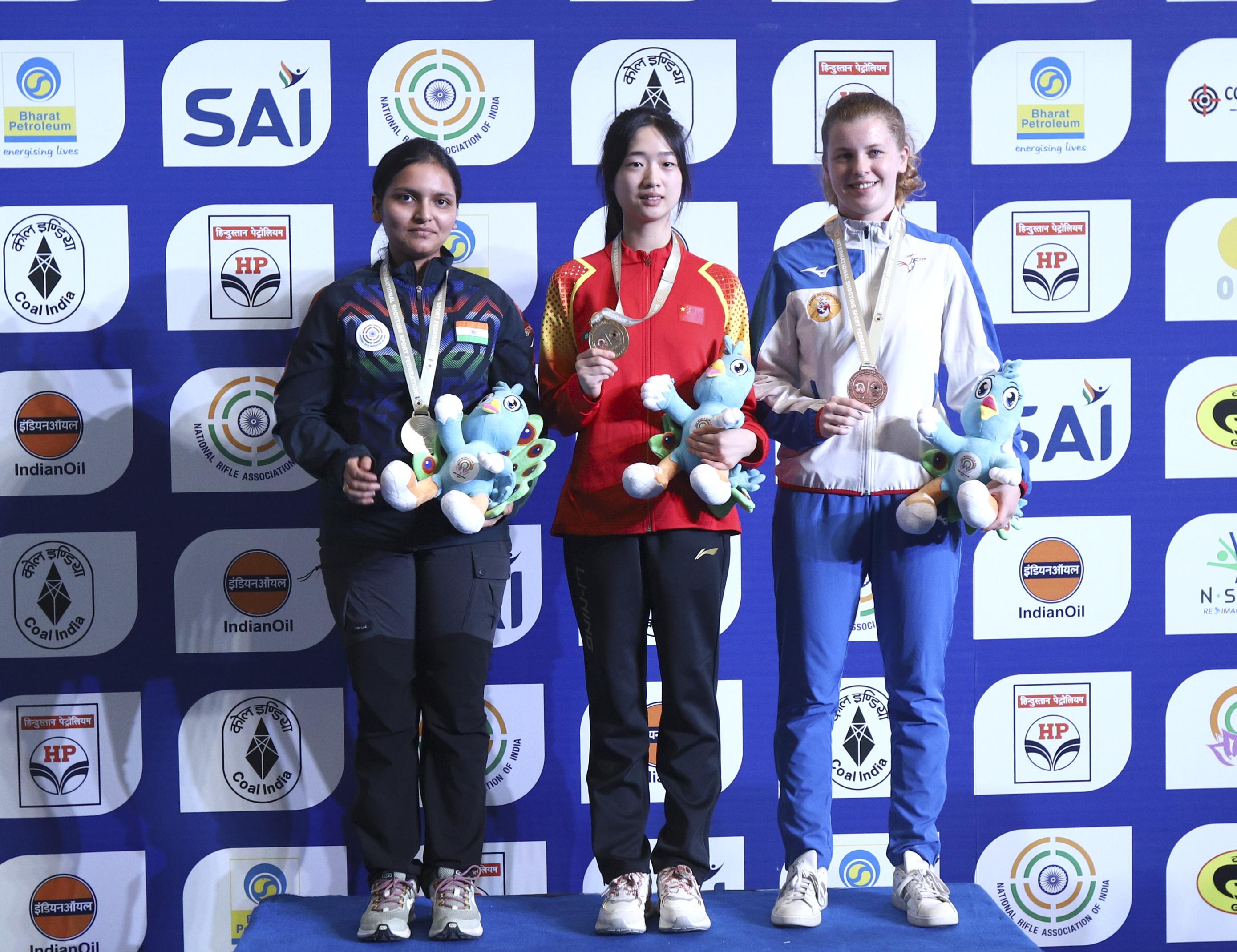 英国队在射击比赛中斩获金牌 英国队在射击比赛中斩获金牌