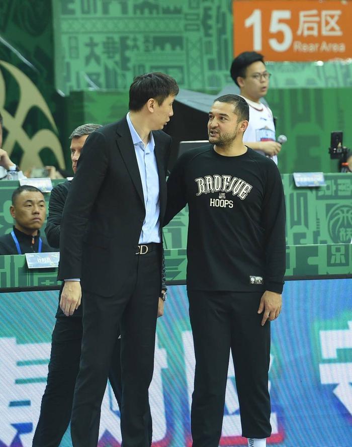 开云体育中国-江苏队队员们合作默契赢得比赛