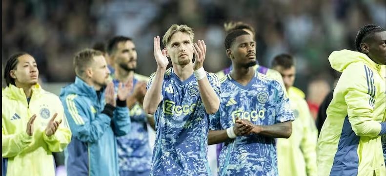 关于阿贾克斯客场逆袭,荷甲劲旅足晋级之喜的信息 关于阿贾克斯客场逆袭,荷甲劲旅足晋级之喜的信息