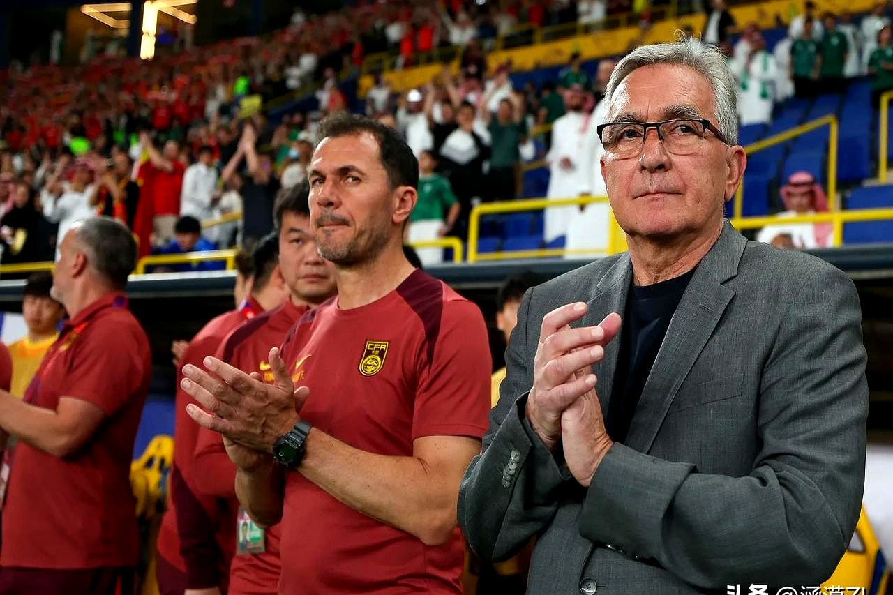 开云下载-包含希洪竞技主场全力以赴，击败对手夺得胜利的词条