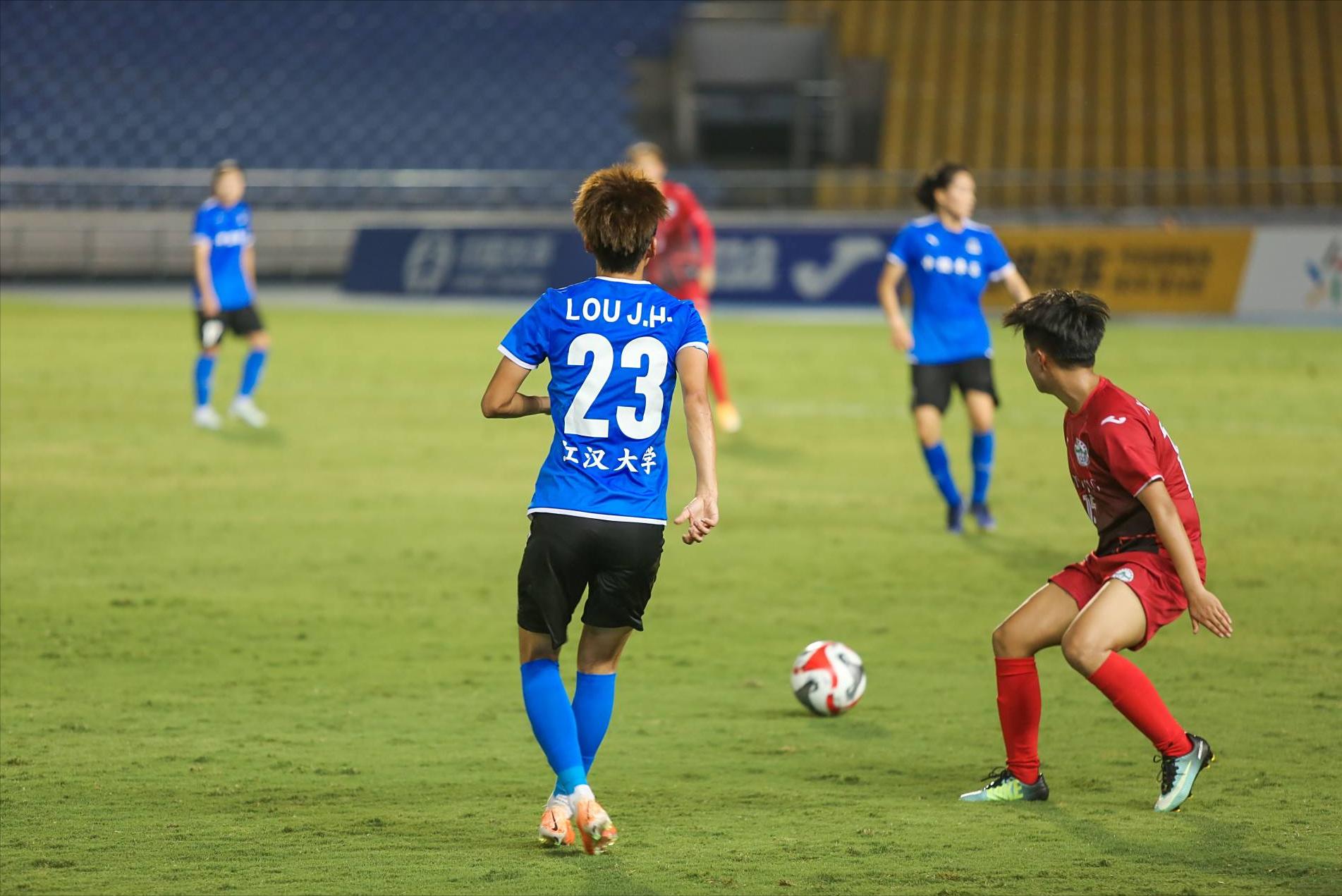 重庆队客场取胜,以小组第一晋级 重庆队客场取胜,以小组第一晋级