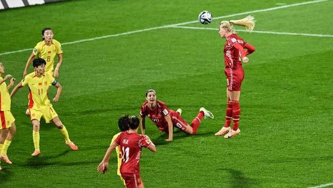 丹麦女足实力强劲，赛场精致的简单介绍