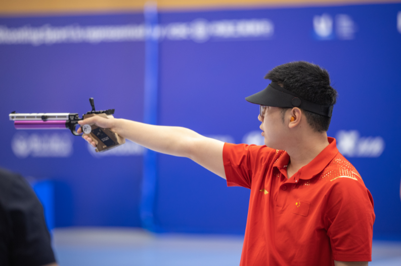 开云体育APP下载-卢森堡游泳选手打破记录夺金