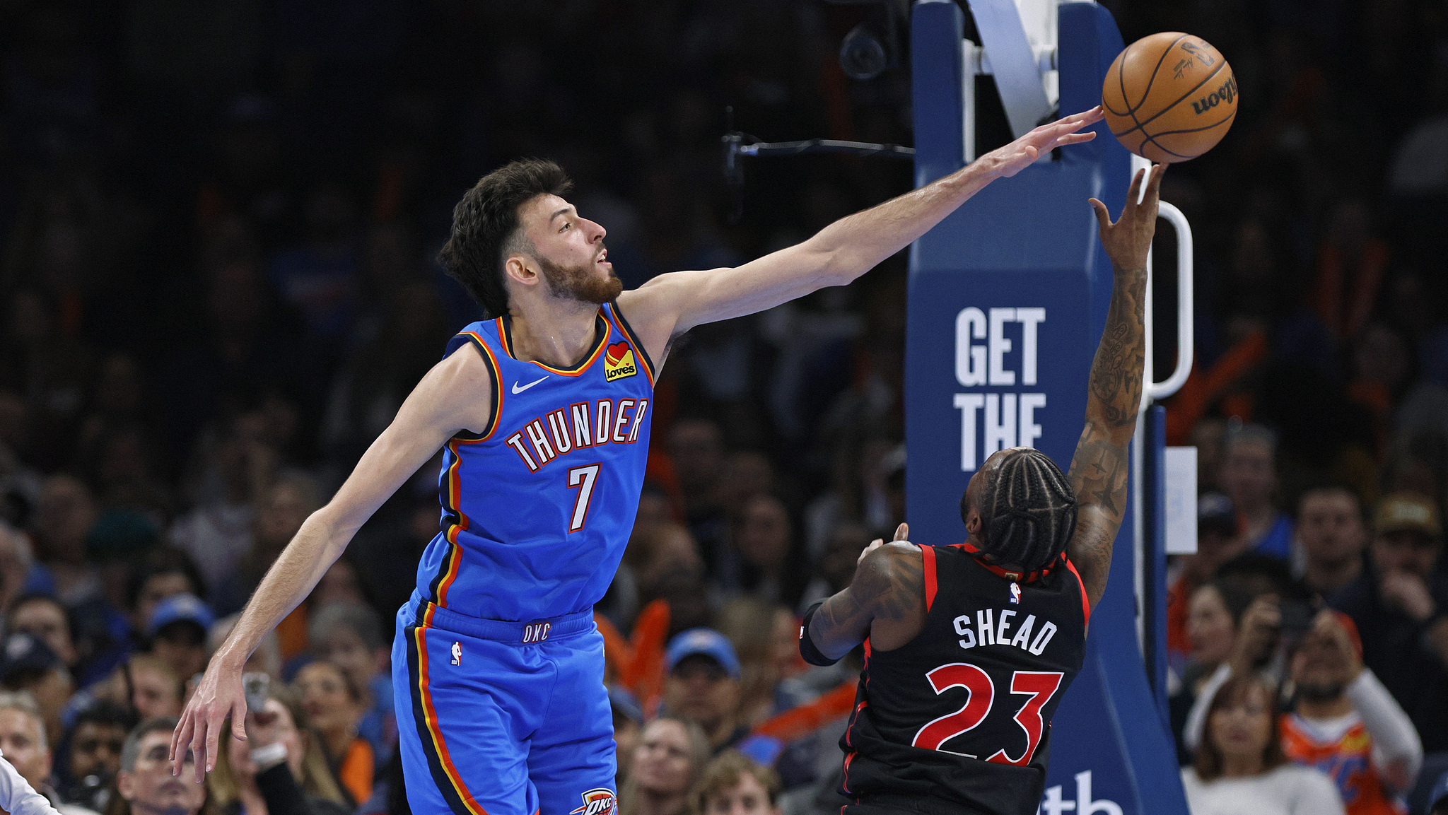 猛龙大胜魔术,继续保持领先 猛龙大胜魔术,继续保持领先