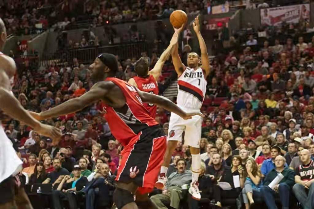 开云下载-包含罗斯献绝杀，尼克斯惜败开拓者的词条