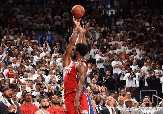 开云体育在线-深圳队翻盘猛龙，麦科勒姆点燃赛场