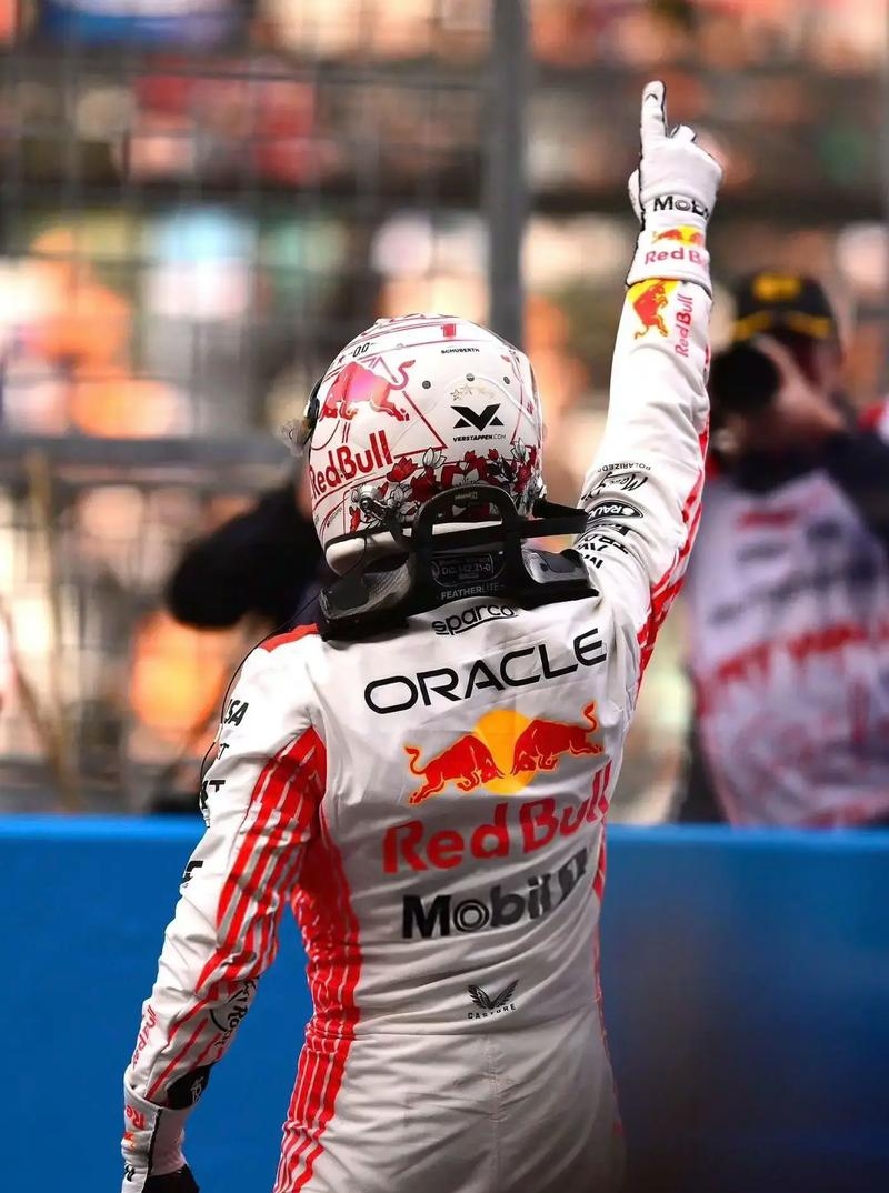 威廉姆斯横扫索伯车队，拉塞尔高光表现