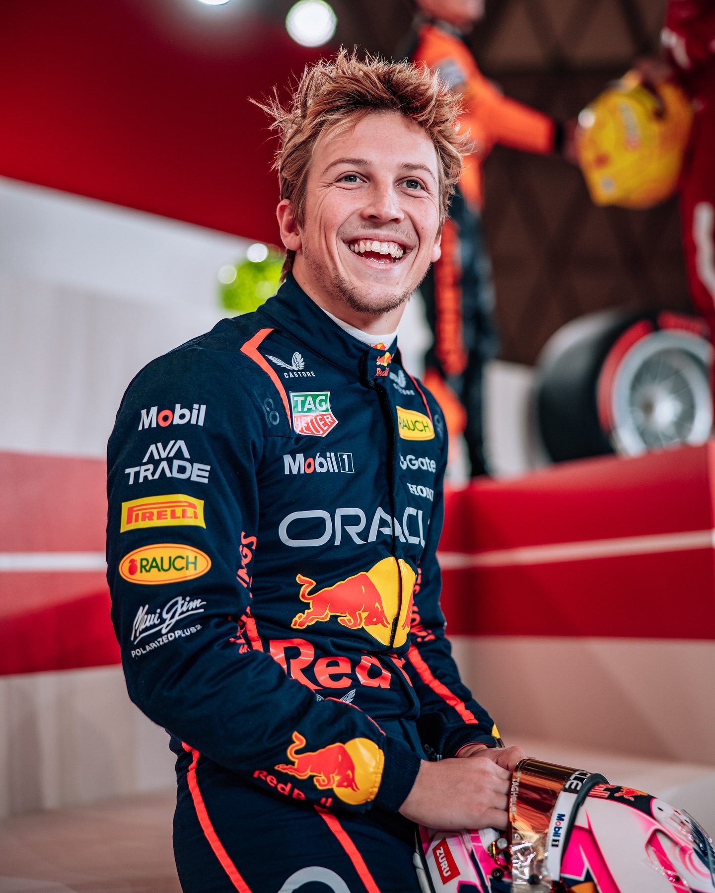 开云体育入口-红牛二队轻取索伯车队,汉密尔顿点燃赛场