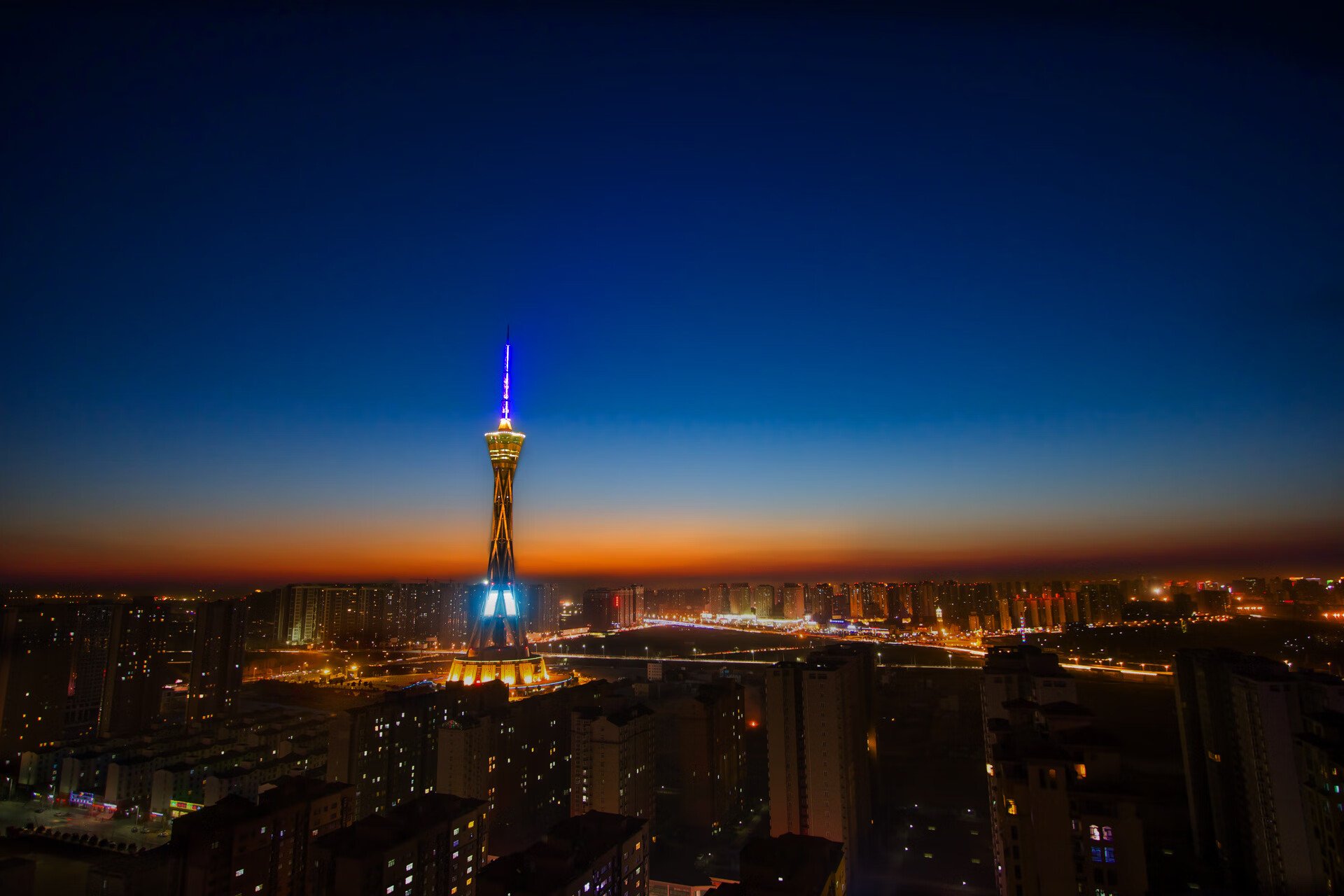 高原黑马对决北欧海盗，黄喜灿梅开二度改写战局