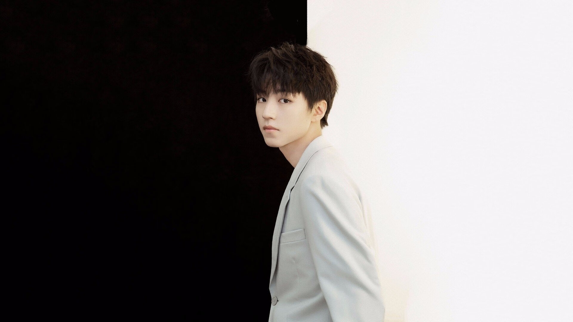 开云下载-压哨绝杀！新西兰友谊赛掀翻德甲豪门，维尼修斯逆境封神