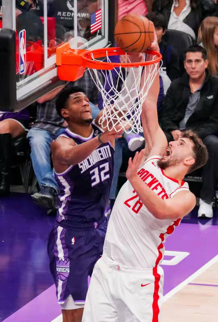 北京队强势晋级奇才，德罗赞状态火热